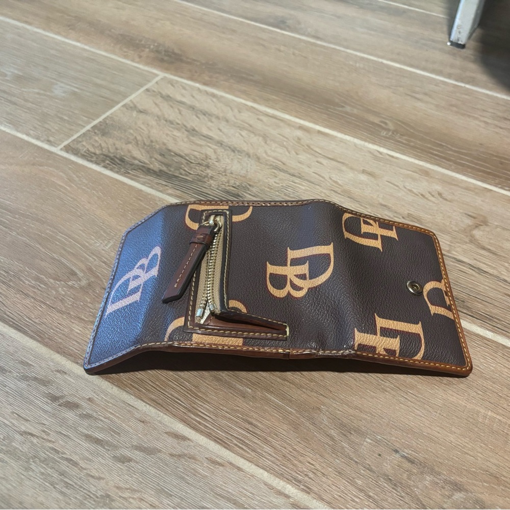 Elegant Brown Monogram Wallet - Picture 2 of 3